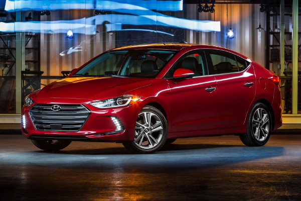 Hyundai Elantra 2018.jpg